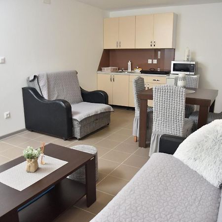 Boja Zalaska - Kameni Apartman Jagodina Εξωτερικό φωτογραφία